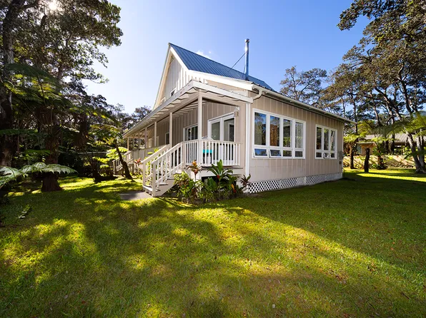 11-3887 10th St, Volcano, HI 96785