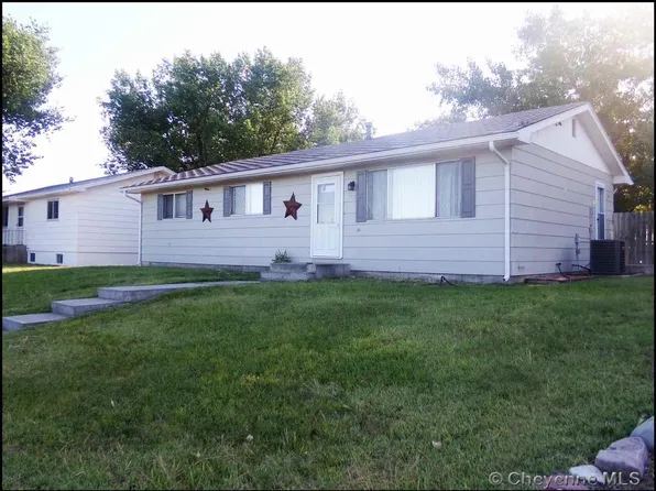 525 S Iowa Ave, Guernsey, WY 82214