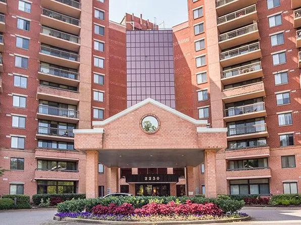2230 George C Marshall Dr APT 901, Falls Church, VA 22043