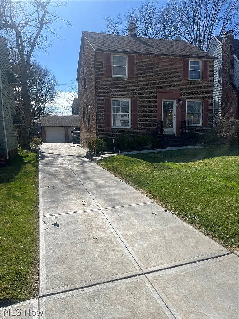 20814 Clare Ave photo 1