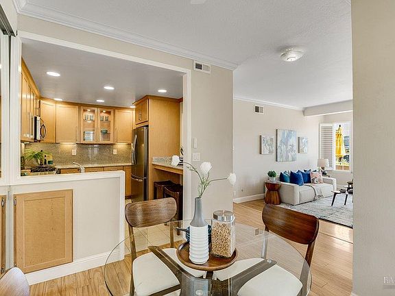 5th image of 232 E 2nd Street