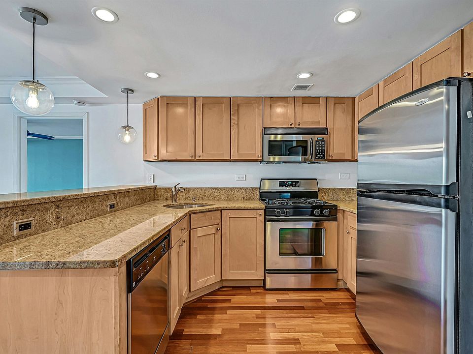 1st image of 700 1st St Unit 9RS