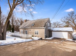 38200 N 2nd Ave, Spring Grove, IL 60081