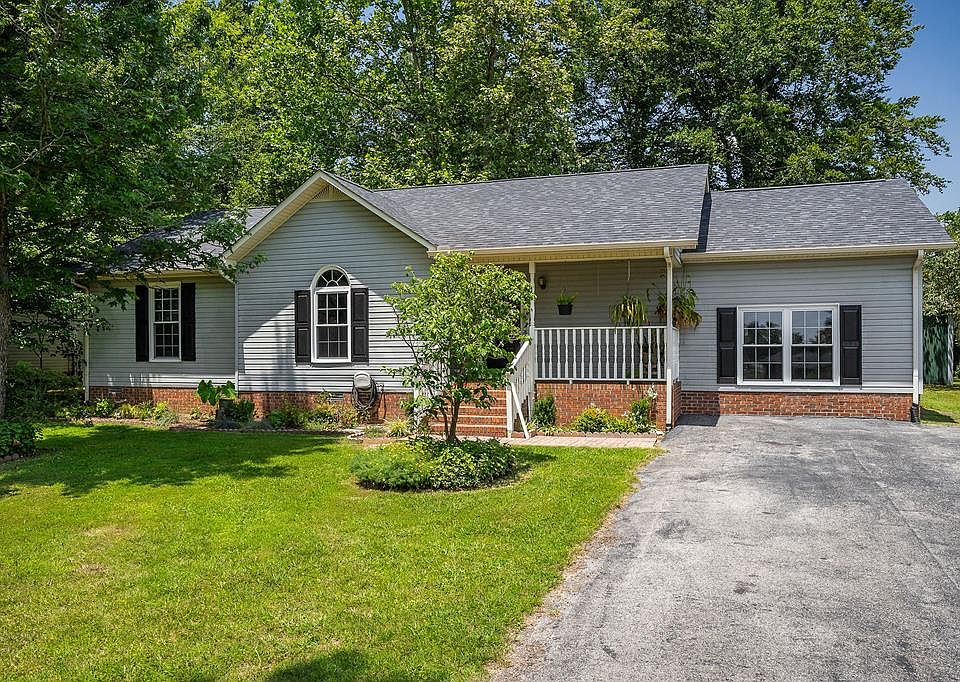 1st image of 903 Shannon Dr