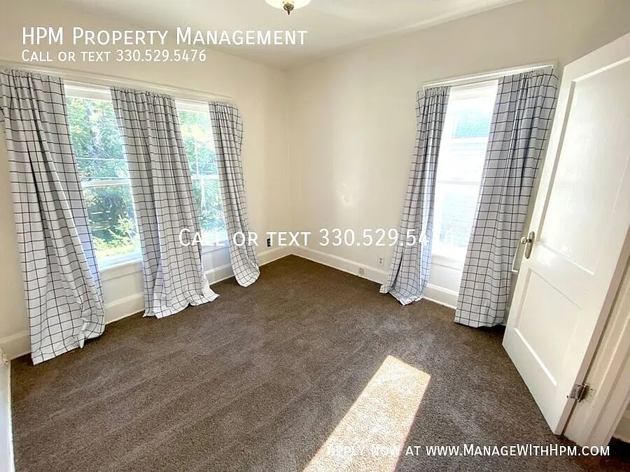 Building Photo - 1401 15th St NW #2