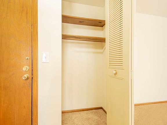 5th image of 101 Glenbrook Rd N APT 12