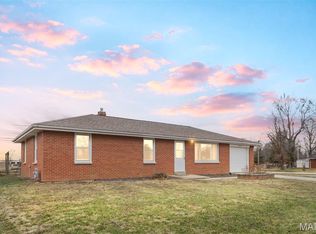 7210 Montclair Ave, Godfrey, IL 62035