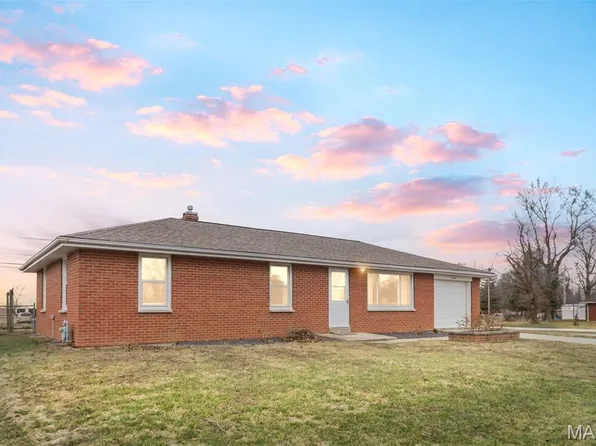 7210 Montclair Ave, Godfrey, IL 62035