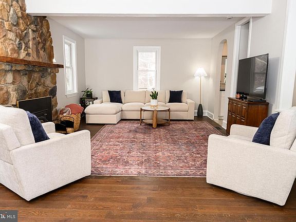 3rd image of 220 Balligomingo Rd