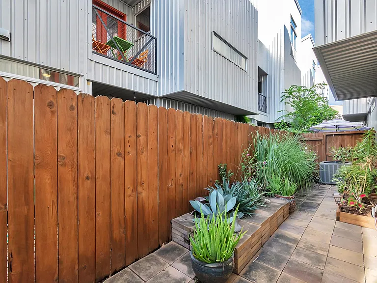 2605 Calumet St #38 — Photo 8
