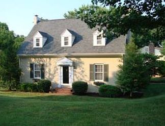 1st image of 823 Palmyra Dr