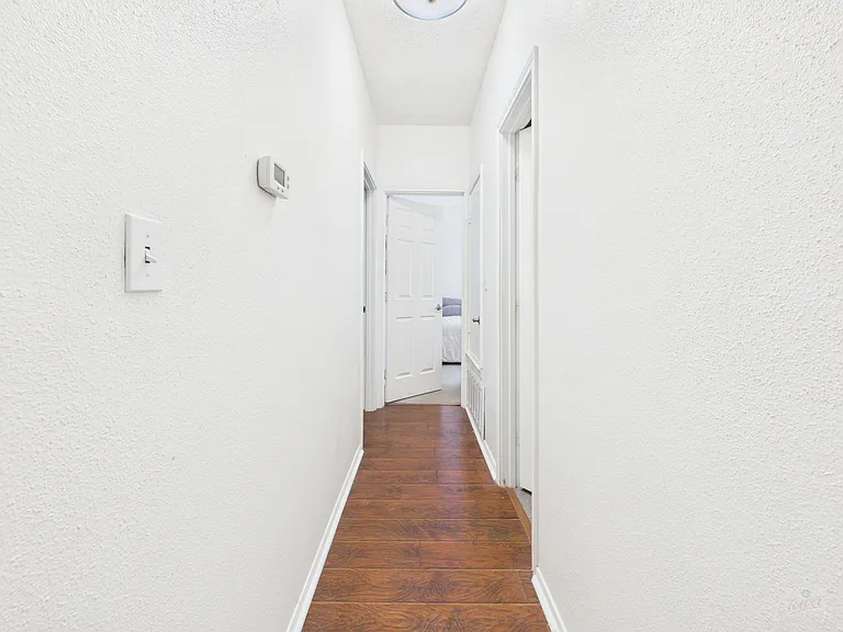 712 W 21st St #304 — Photo 10