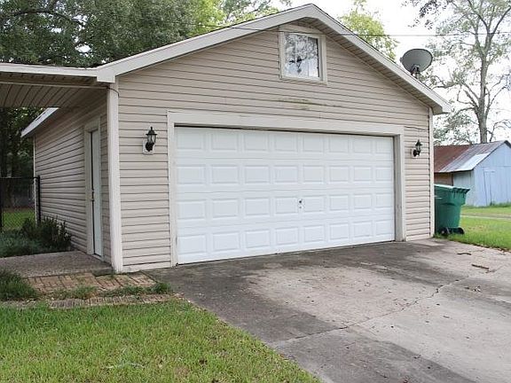 2nd image of 809 14th St