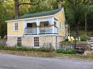 50 Mill St, Elsah, IL 62028