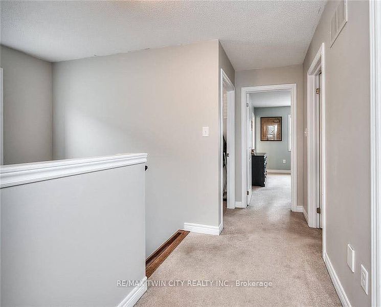 Burlington House for rent - 3 Bedrooms — photo 9