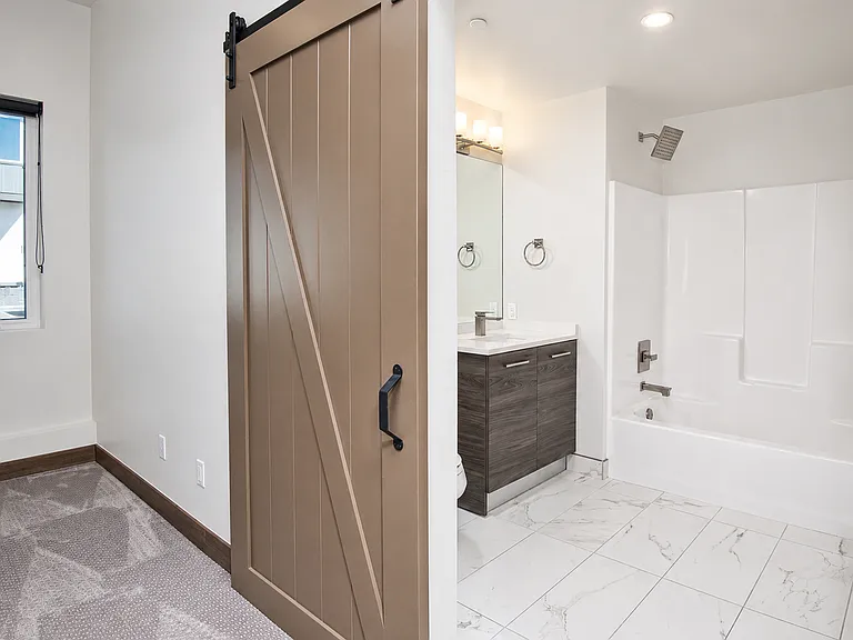 Chambers Lofts — Photo 13