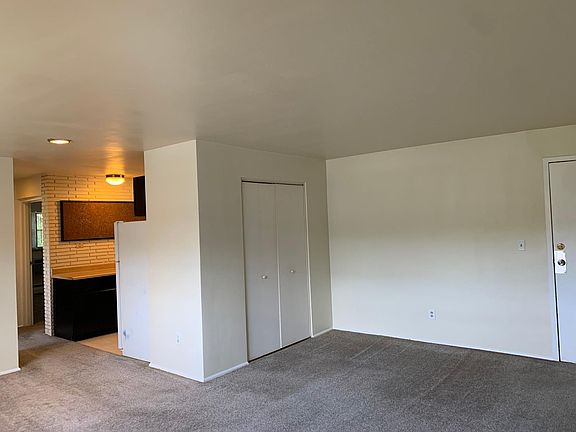 4th image of 2348 Beechmont Ave #10