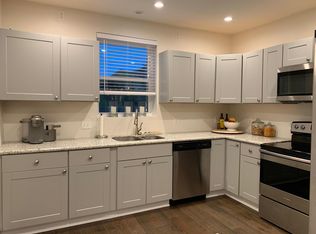 611 Blackburn Rd APT 2, Sewickley, PA 15143