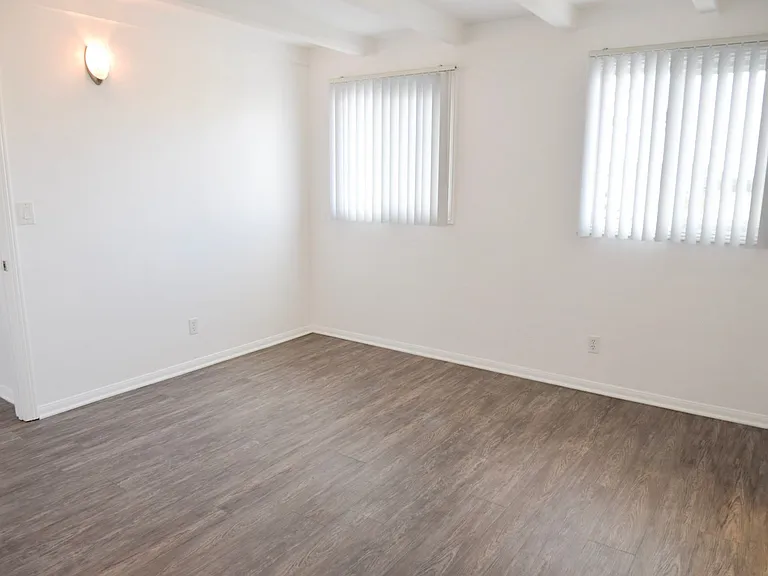 2601 S. El Camino Real — Photo 34