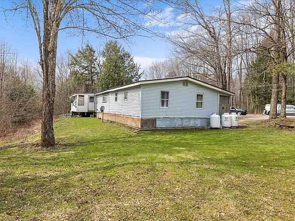 4th image of 1194 Sheldon Brook Road