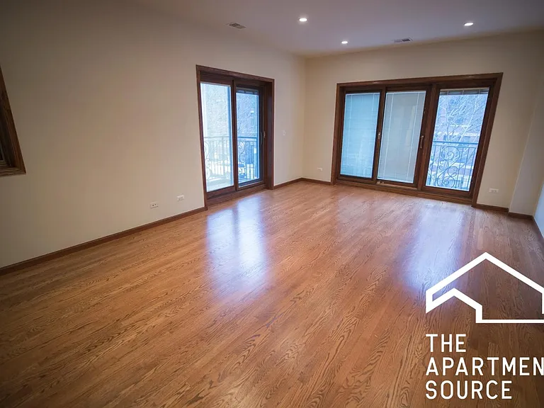 670-72 N Peoria St #2 — Photo 4