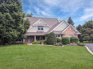 37 River Ridge Dr, Dundee, IL 60118