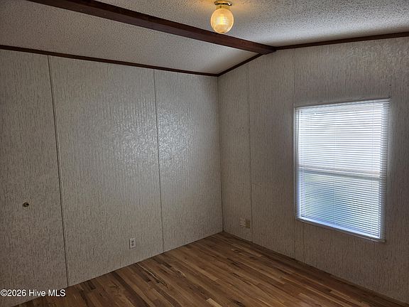 5th image of 653 Harris Creek Road