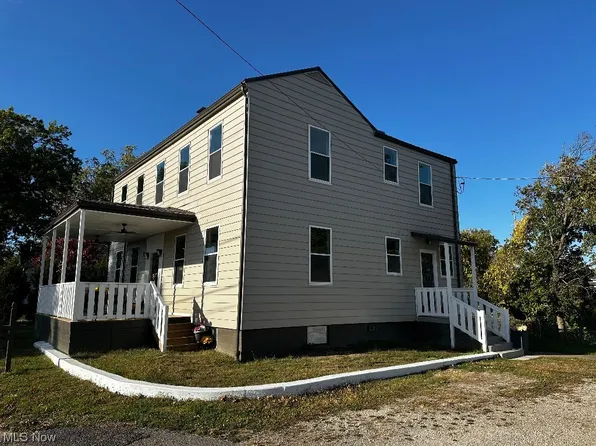 60 Maple Ln, Wheeling, WV 26003