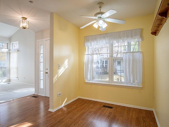 5th image of 445 Cromwell Cir Unit 4