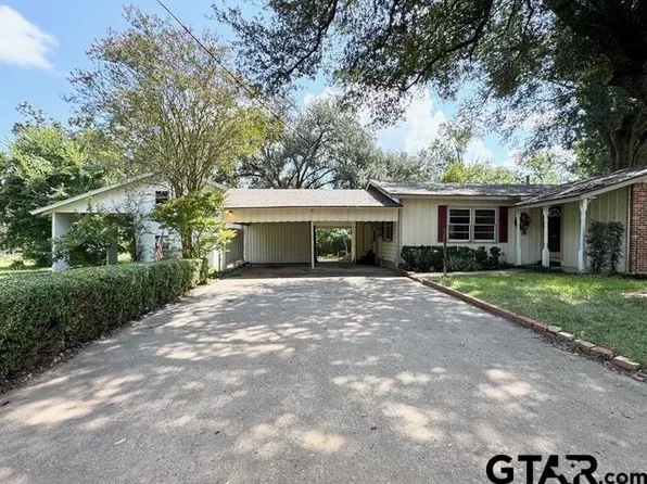 206 N 9th St, Crockett, TX 75835