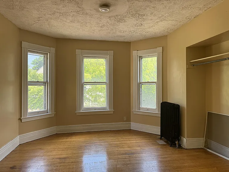 205 Fulton Ave — Photo 2