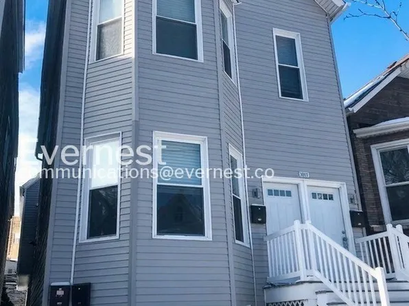 3040 N Southport Ave APT 1F, Chicago, IL 60657