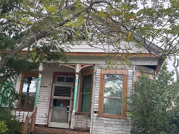 3rd image of 3910 Avenue O #12