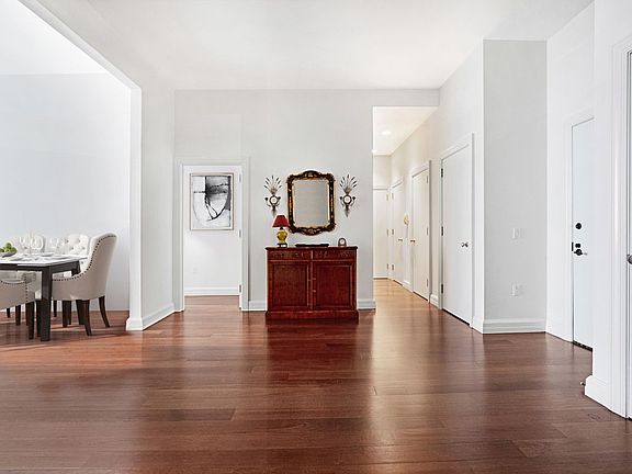 4th image of 2112 Broadway #5F