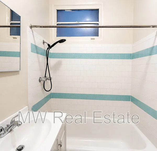 4017 W 28th St #9 — Photo 8