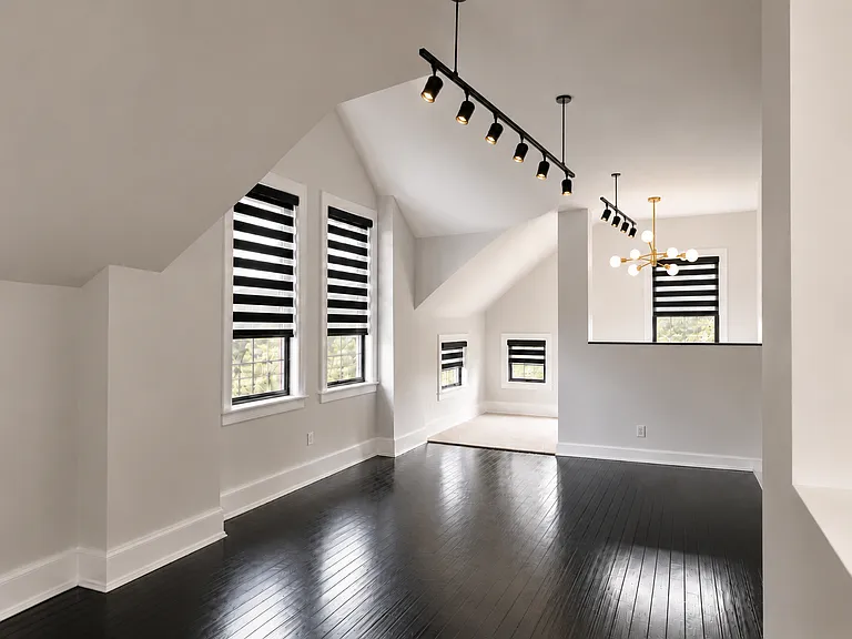 324 W 8th St #3 — Photo 1