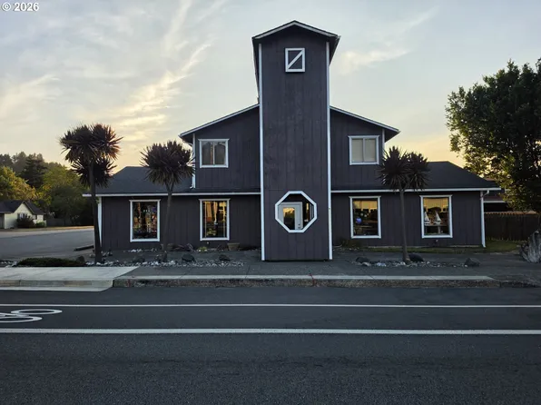 1205 Oregon St, Port Orford, OR 97465