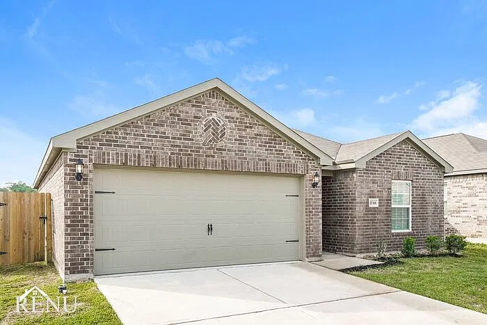 3 bed, 2.0 bath, 1414 sqft, $1,655 — Photo 2
