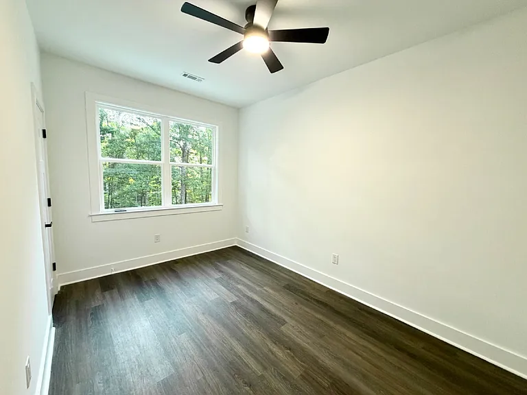306 Hickory Trl — Photo 13