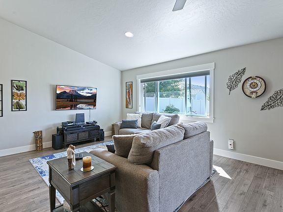 5th image of 5803 W Los Flores Dr