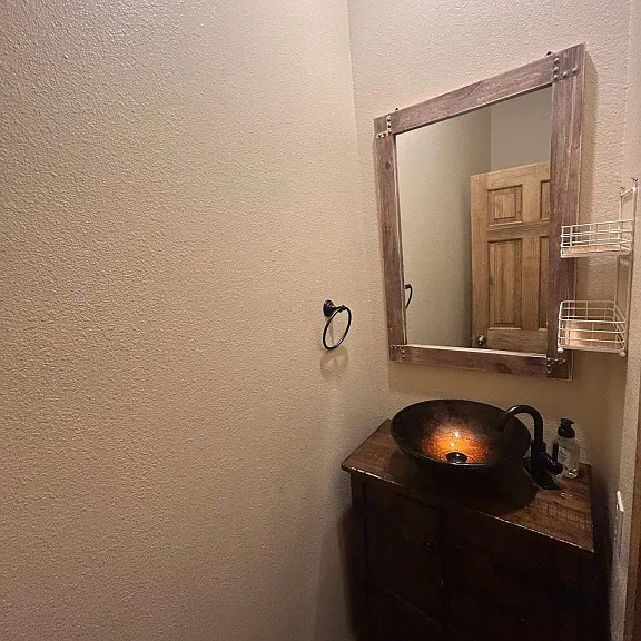 824 N Traver Trl — Photo 1