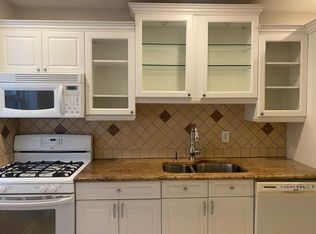 796 Bronx River Rd APT B18, Bronxville, NY 10708