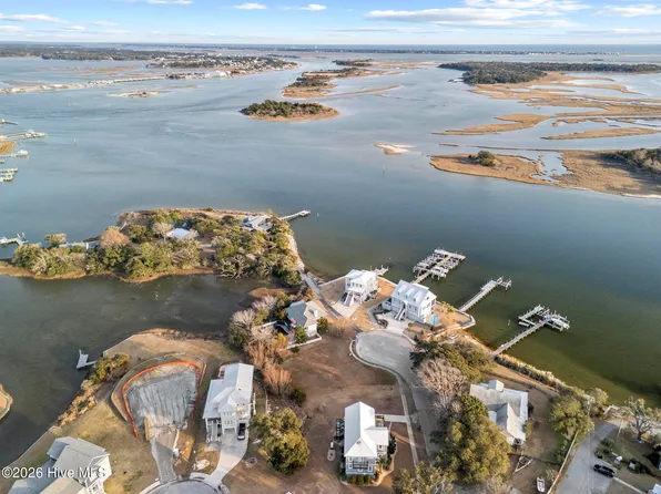 221 Deer Island Road, Swansboro, NC 28584