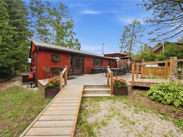 111 Wilson Dr, Georgian Bluffs, ON N0H 2T0