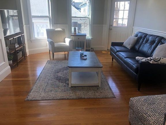 2nd image of 544 Ashmont St #2