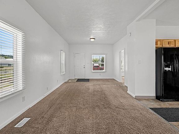 4th image of 3629 E Princeton Ave