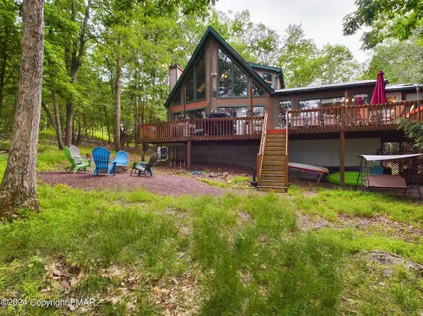 3297 Stonehenge Dr, East Stroudsburg, PA 18301