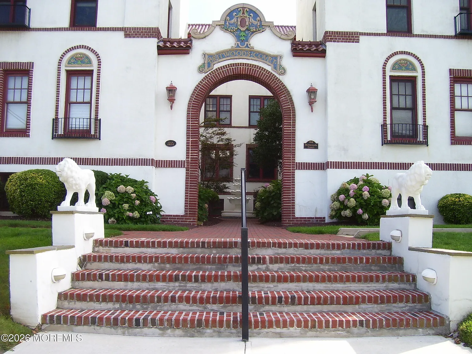 2 bed, 667 sqft, $2,700 — Photo 3