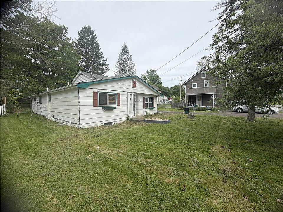 1st image of 11 McMaster St