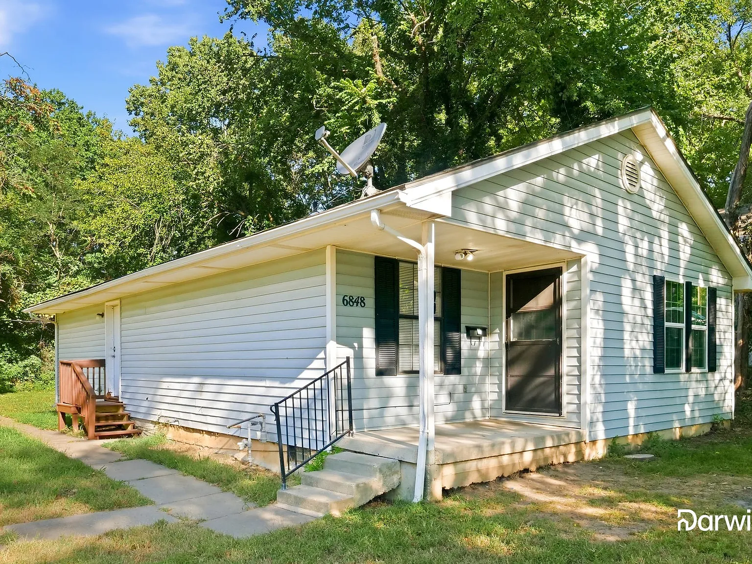 3 bed, 1.0 bath, 1238 sqft, $1,320 — Photo 2